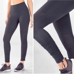 Fabletics High Waist Gray Purple Scrunch Bottom Leggings Size L